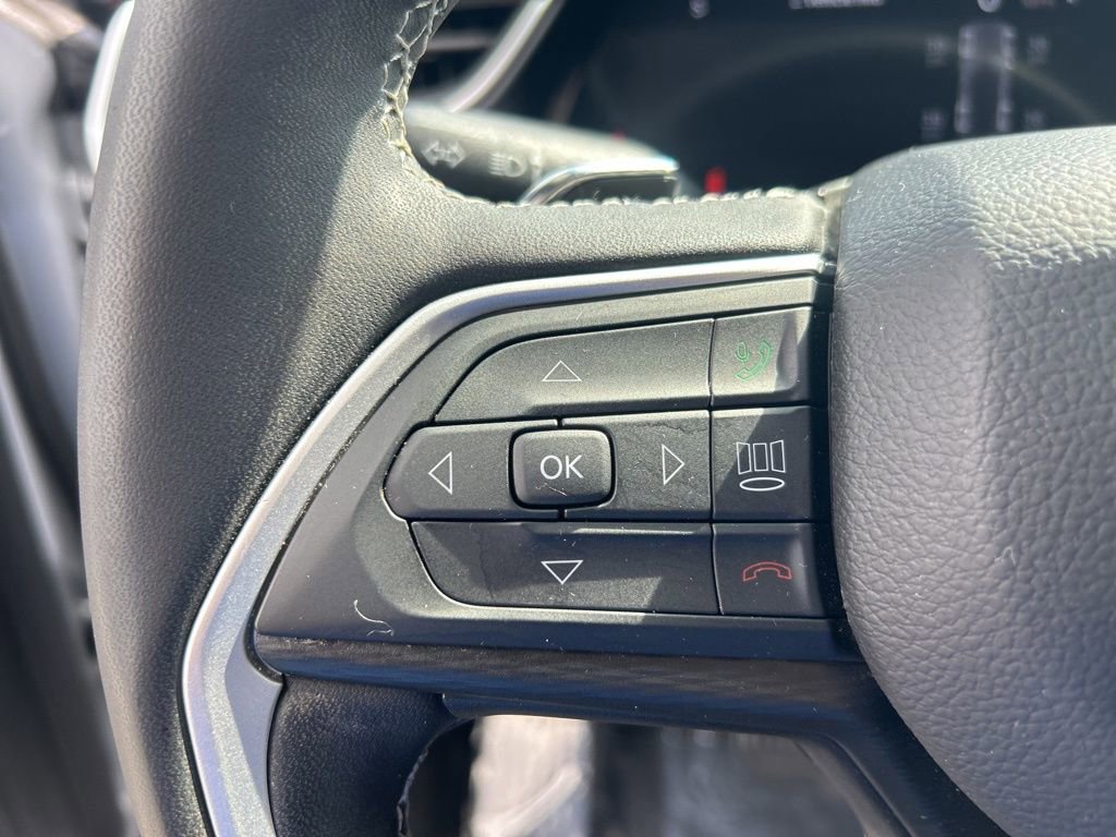 Used 2023 Jeep Grand Cherokee Laredo w/ Luxury Tech Group I image 45