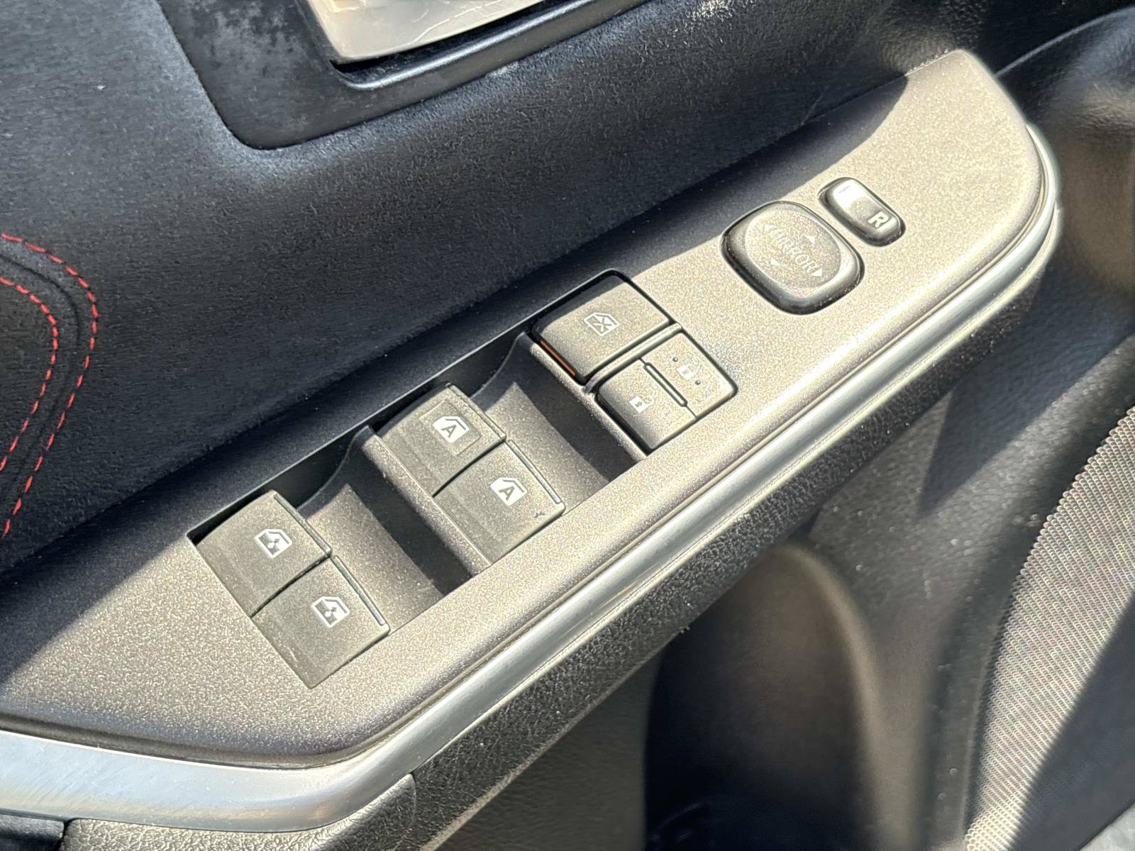Used 2015 Toyota Camry XSE FWD image 13