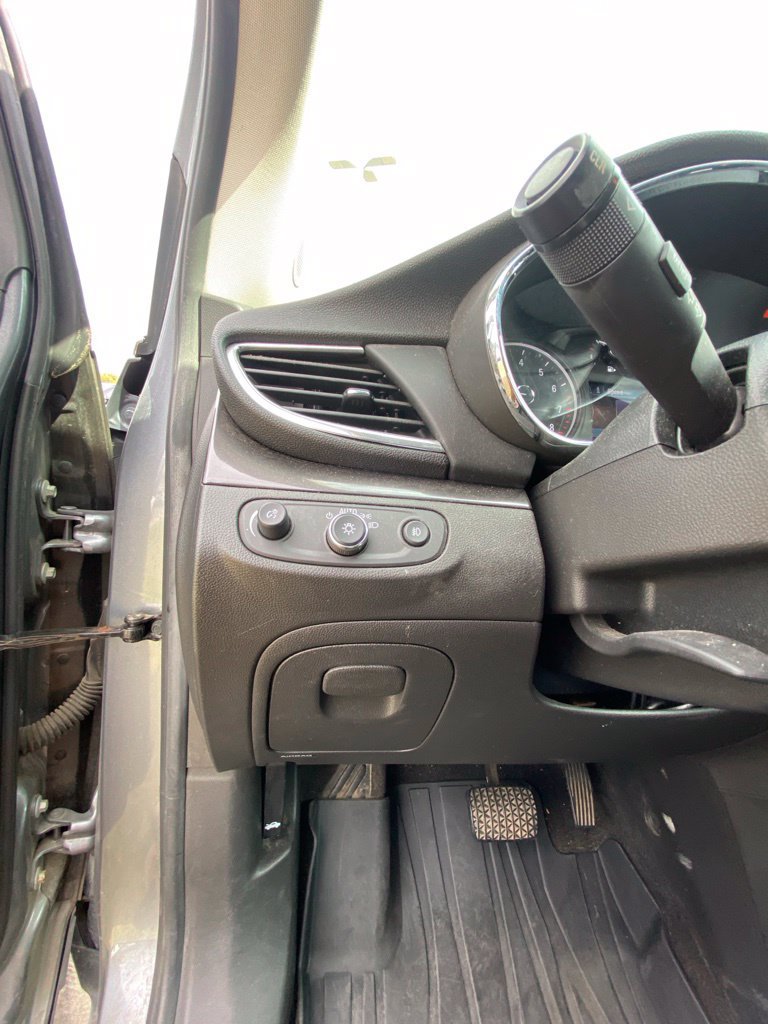 Used 2019 Buick Encore Essence FWD image 12