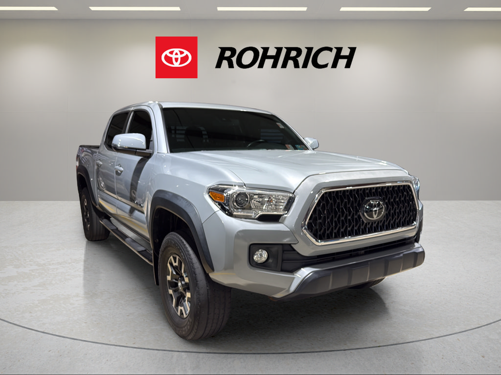 Used 2018 Toyota Tacoma TRD Off-Road AWD/4WD image 4