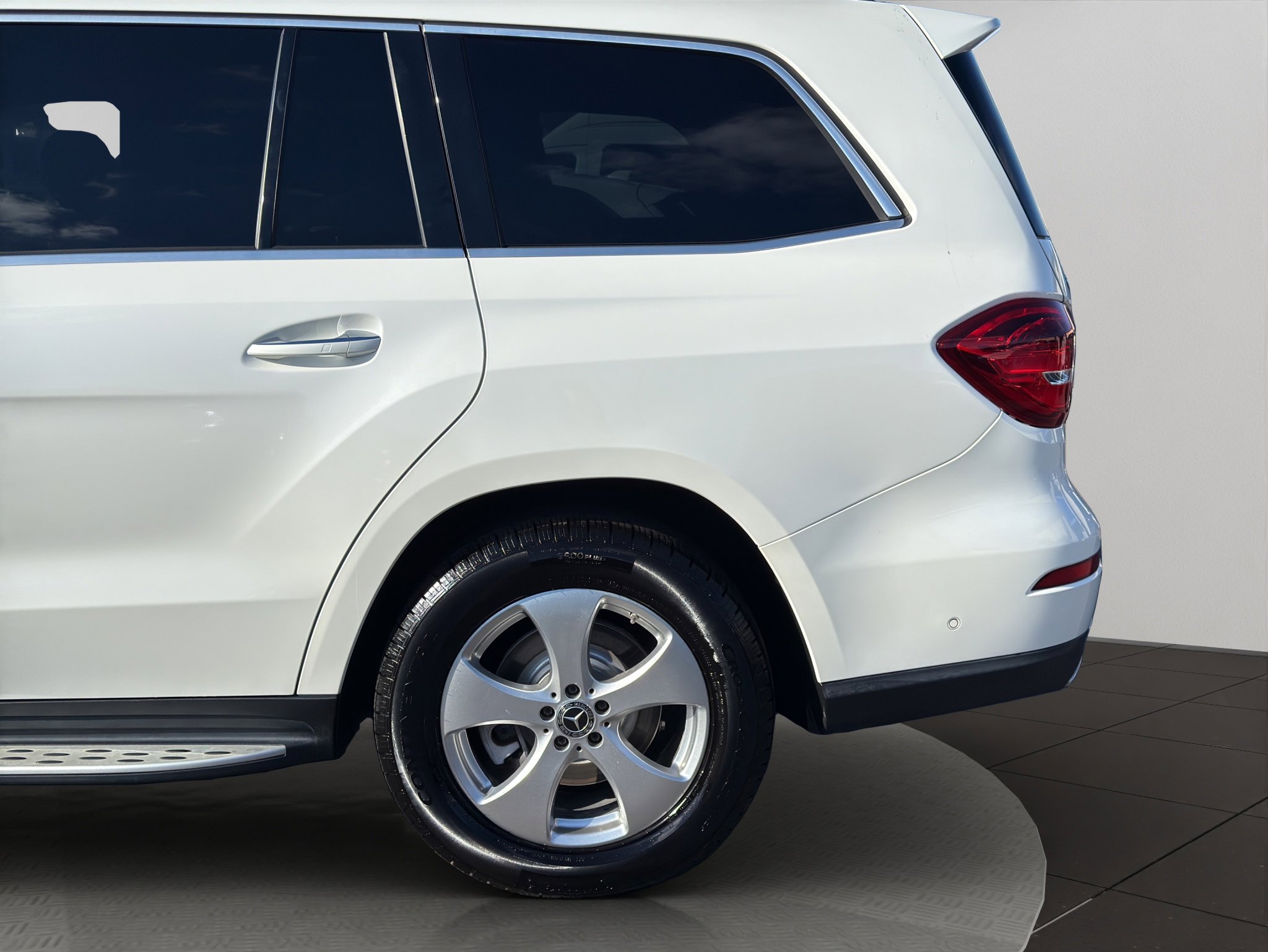 Used 2018 Mercedes-Benz GLS 450 4MATIC image 21