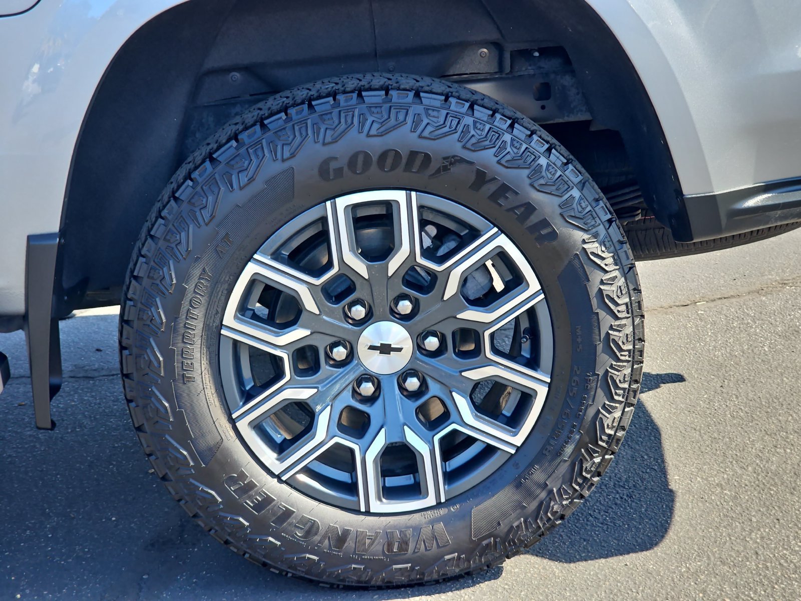 Used 2024 Chevrolet Colorado Z71 w/ Advanced Trailering Package AWD/4WD image 34