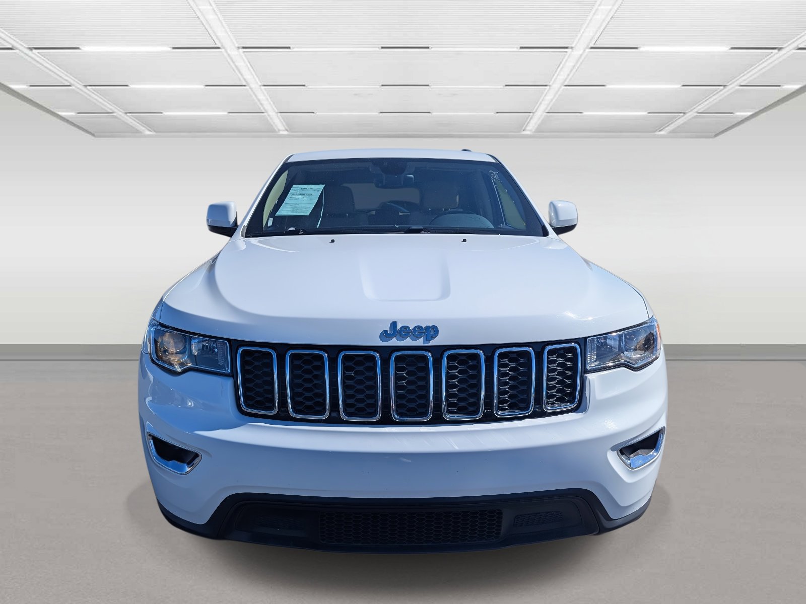 Used 2017 Jeep Grand Cherokee Laredo w/ Quick Order Package 2BE image 8