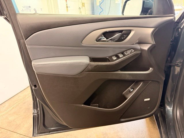 Used 2019 Chevrolet Traverse LT w/ LT Premium Package AWD/4WD image 8
