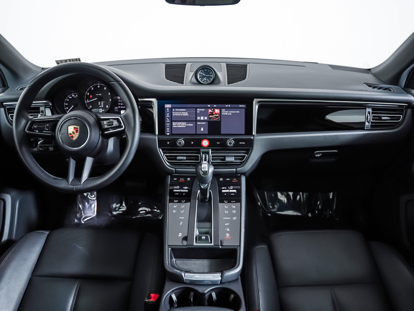 Certified 2023 Porsche Macan AWD/4WD image 15