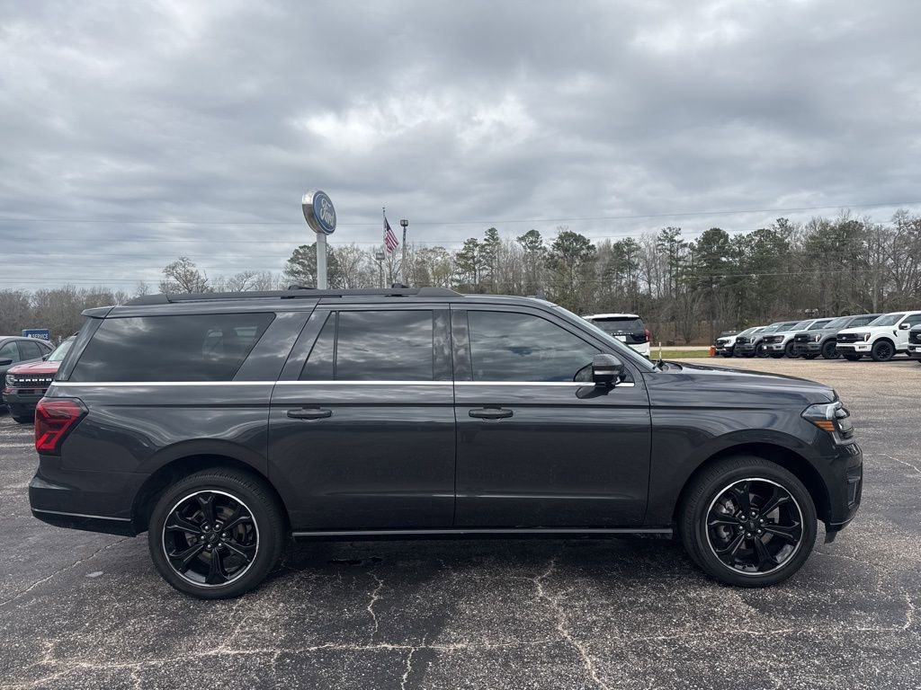 Used 2022 Ford Expedition Max Limited image 26