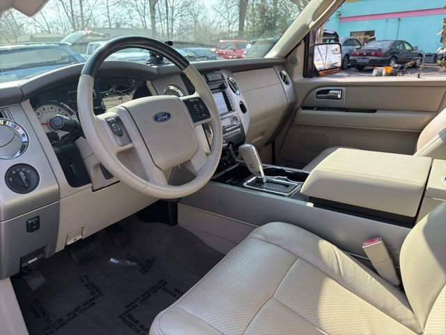 Used 2014 Ford Expedition Limited w/ Equipment Group 301A RWD image 21