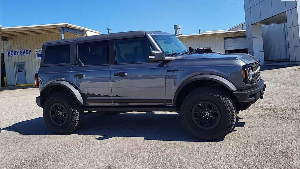 Used 2022 Ford Bronco Wildtrak image 9