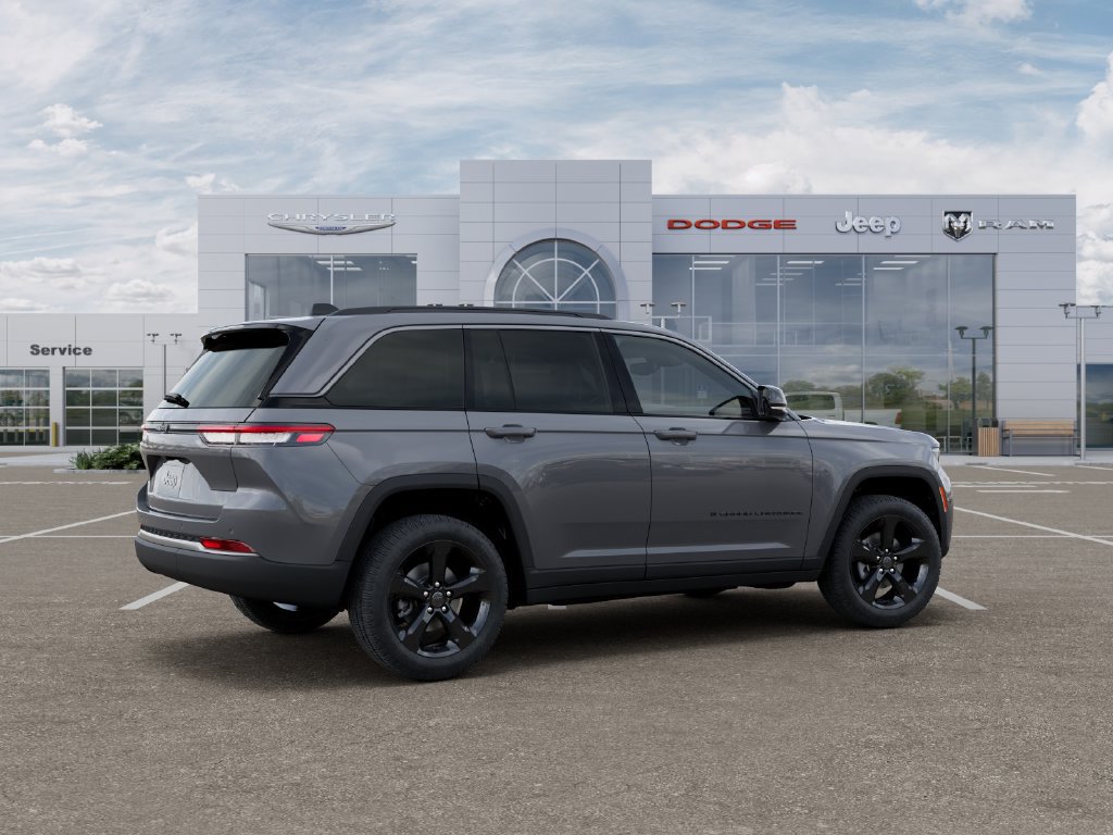 New 2027 Jeep Grand Cherokee Limited w/ Limited Altitude Package RWD image 4