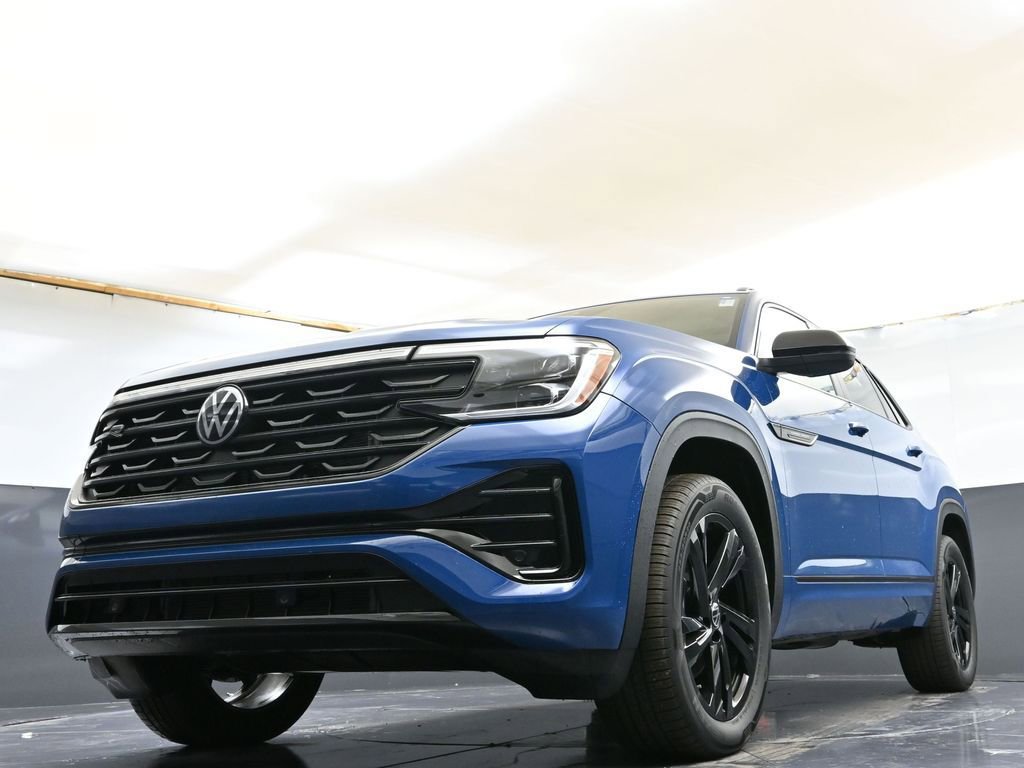 Used 2025 Volkswagen Atlas Cross Sport SEL R-Line image 29