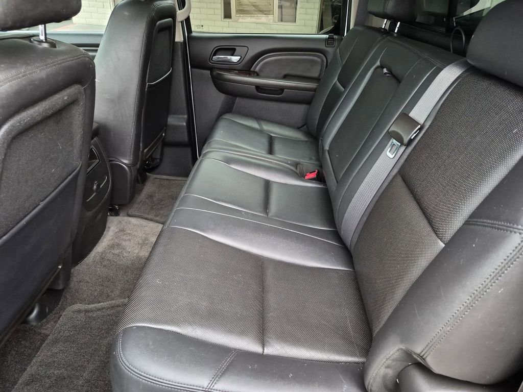 Used 2011 GMC Sierra 2500 Denali AWD/4WD image 18
