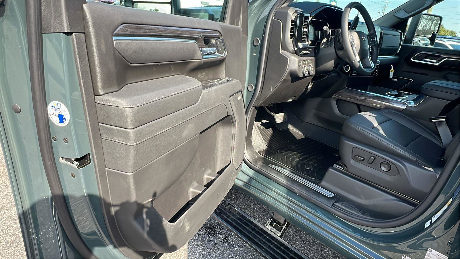 New 2026 Chevrolet Silverado 2500 LTZ w/ Trail Boss Package image 11