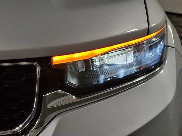 Used 2022 Jeep Grand Cherokee Limited AWD/4WD image 12