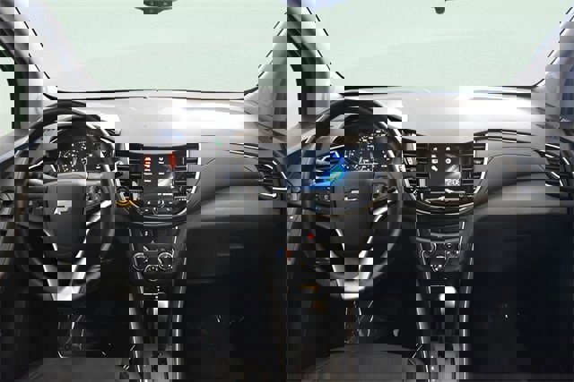 Used 2017 Chevrolet Trax LT w/ LT Convenience Package image 5