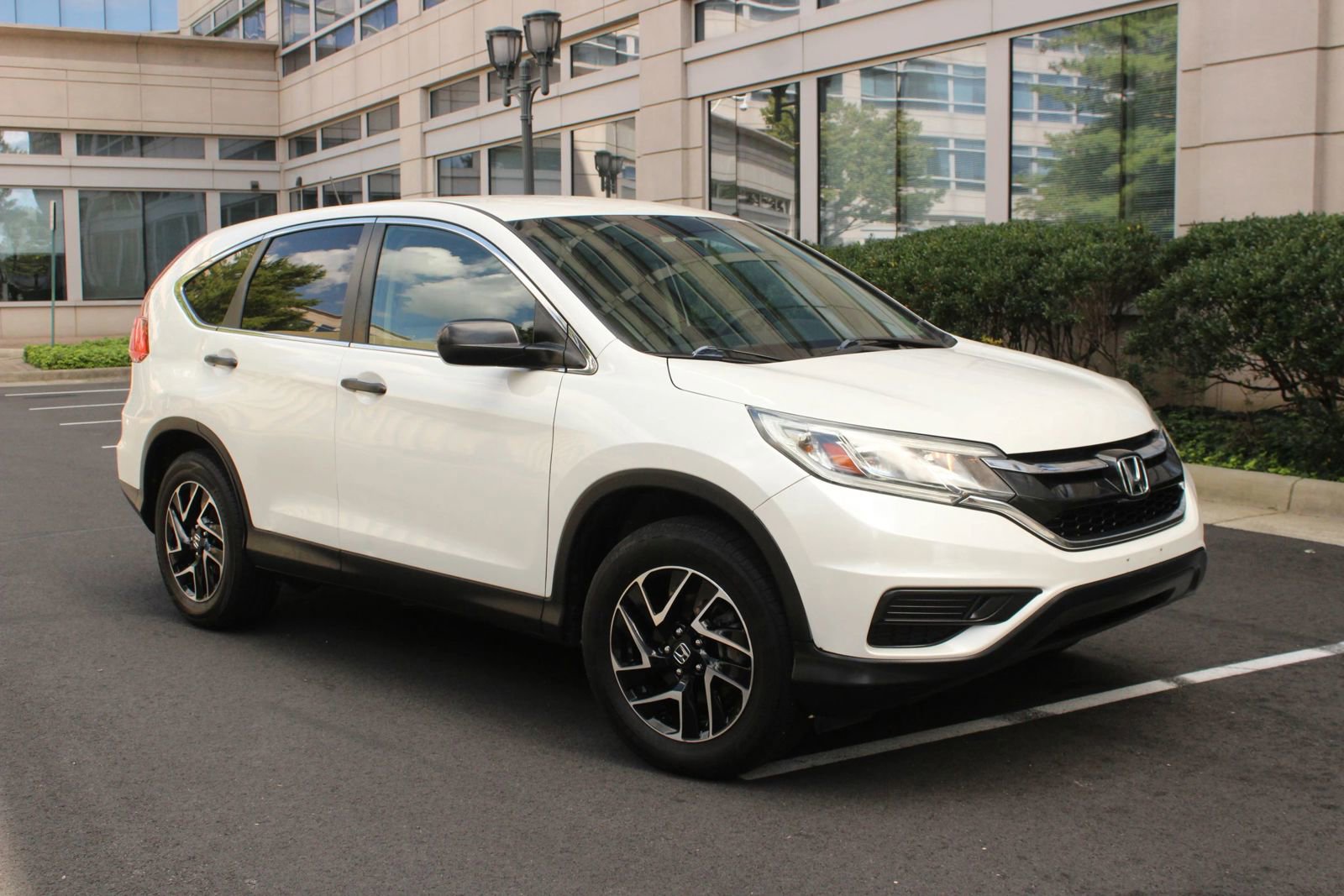 Used 2016 Honda CR-V SE image 1