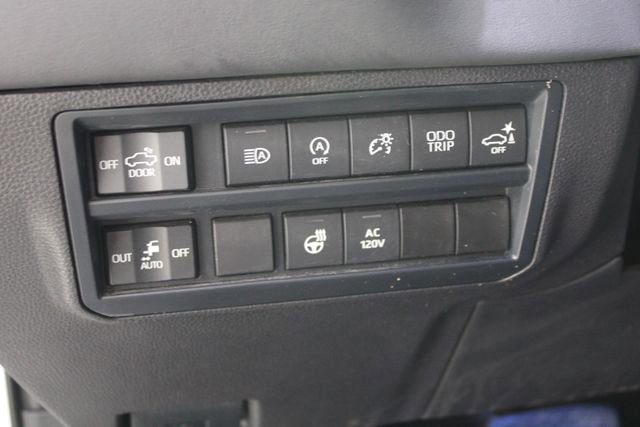 Used 2024 Toyota Tundra Platinum image 12