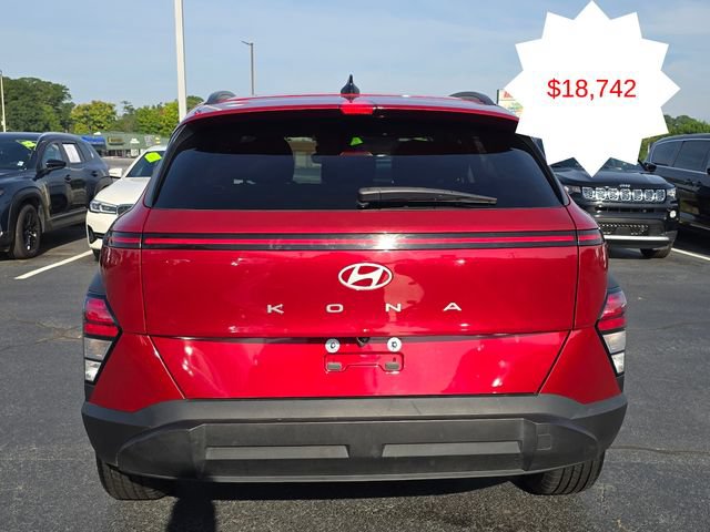 Used 2025 Hyundai Kona SEL FWD image 4