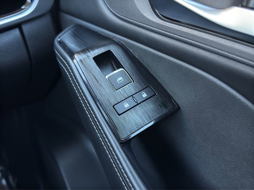 Used 2023 Nissan Rogue SL w/ SL Premium Package image 15