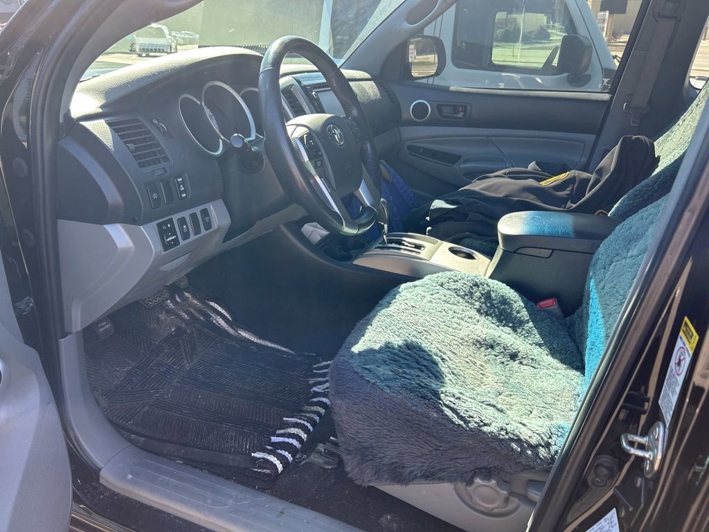 Used 2014 Toyota Tacoma 4x4 Access Cab V6 w/ TRD Sport Package image 3