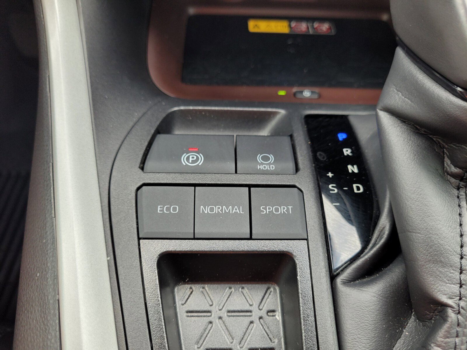 Used 2024 Toyota RAV4 Limited image 32
