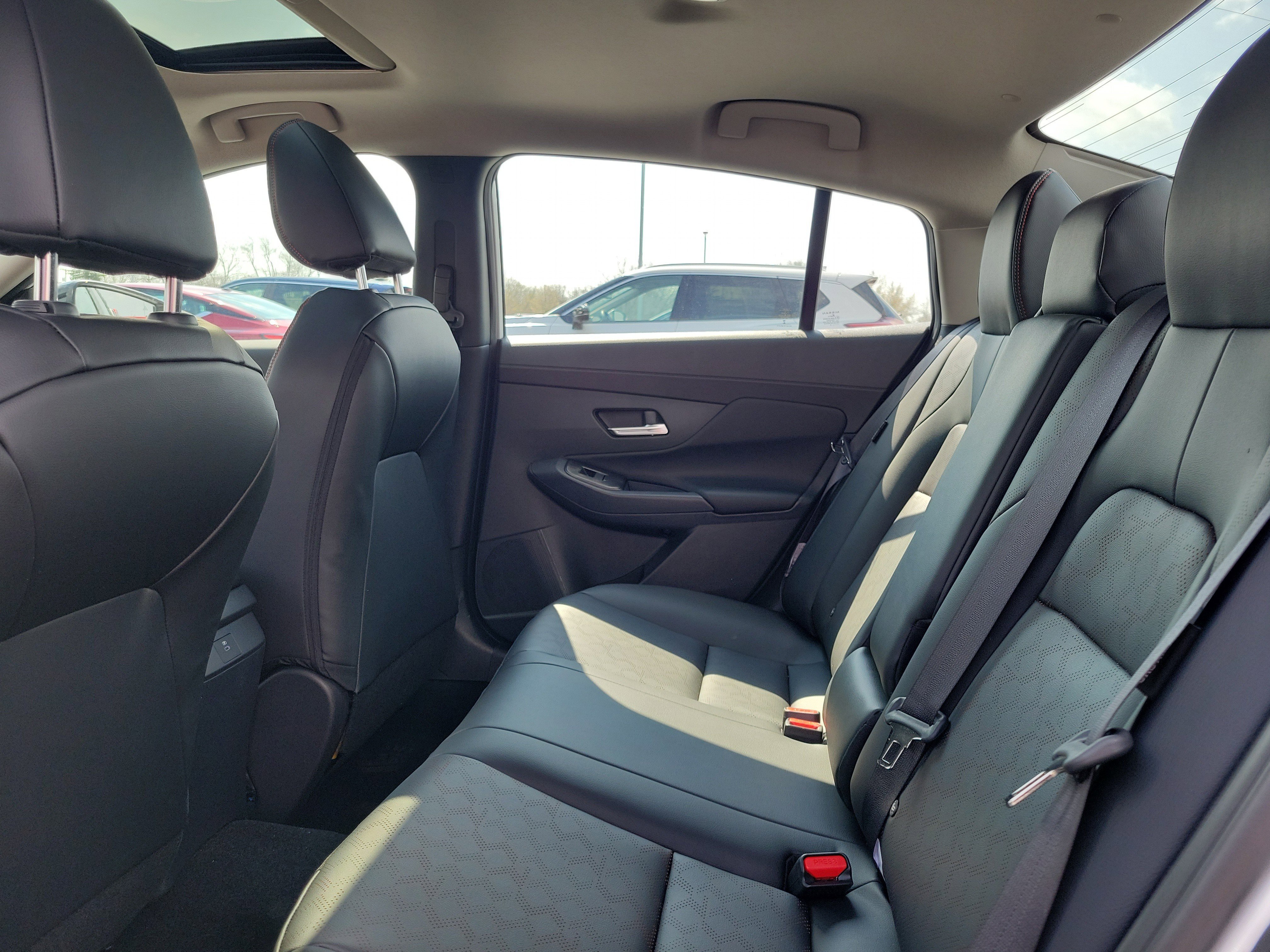 New 2026 Nissan Sentra SR w/ SR Premium Package FWD image 11