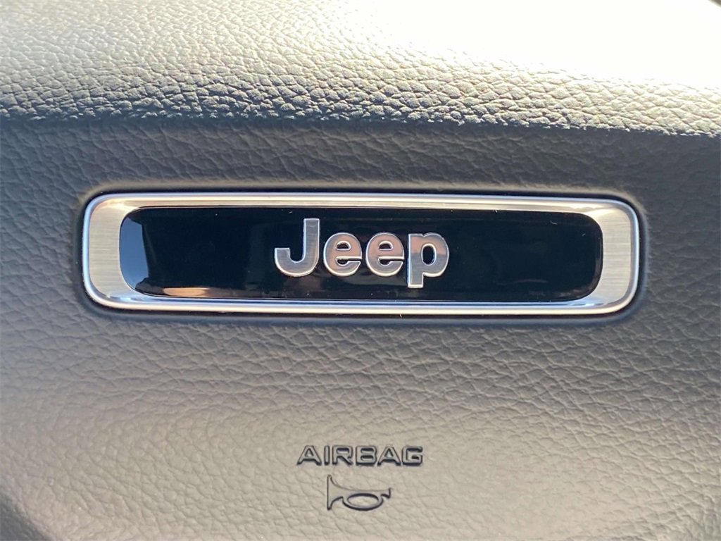 New 2025 Jeep Grand Cherokee L Limited w/ Luxury Tech Group II image 25