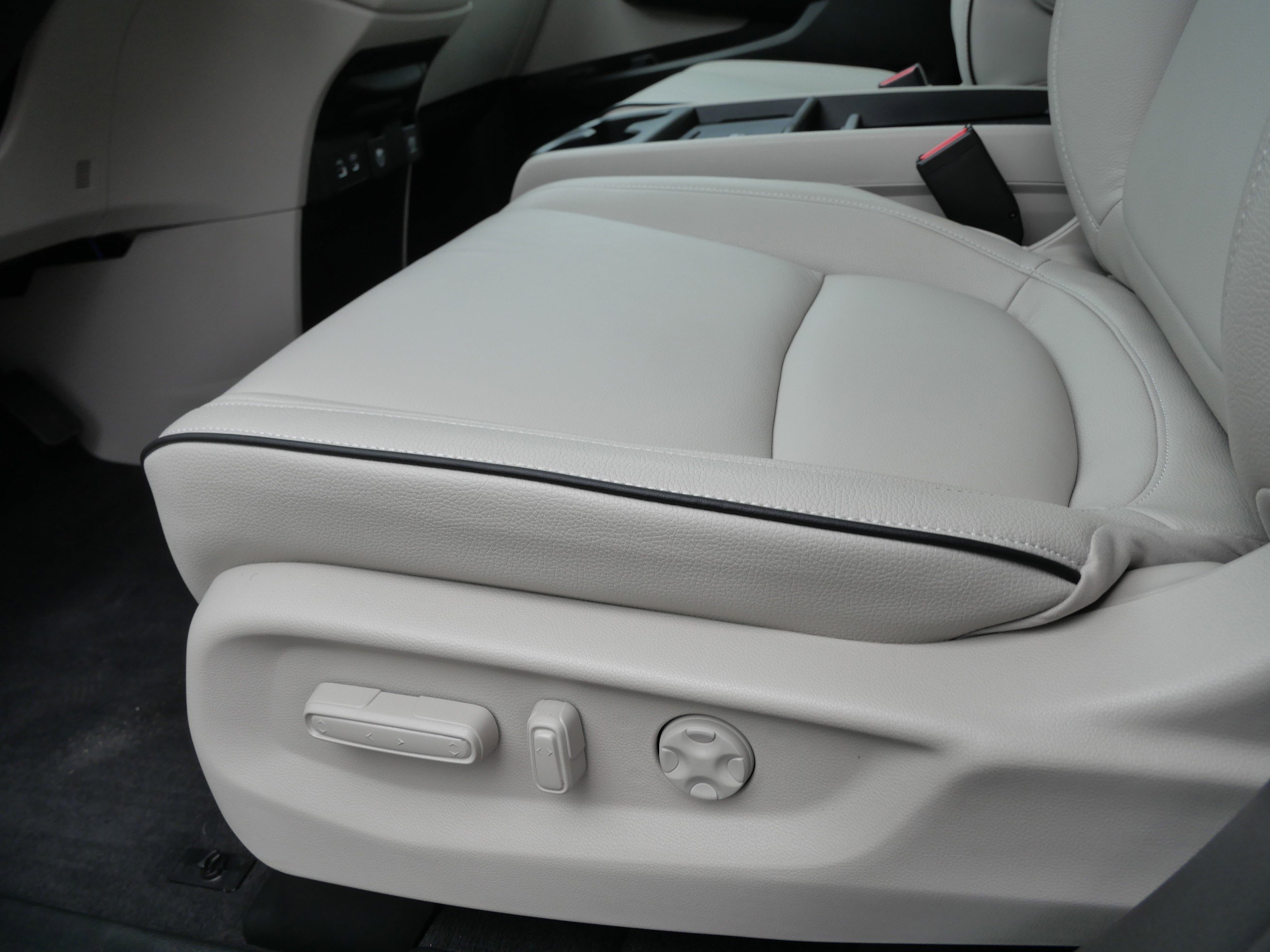 Used 2026 Honda Odyssey Touring image 20