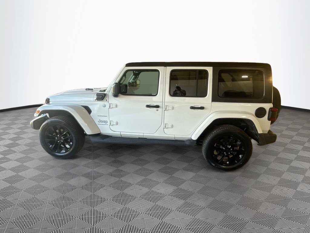 Used 2023 Jeep Wrangler Unlimited Sahara AWD/4WD image 9