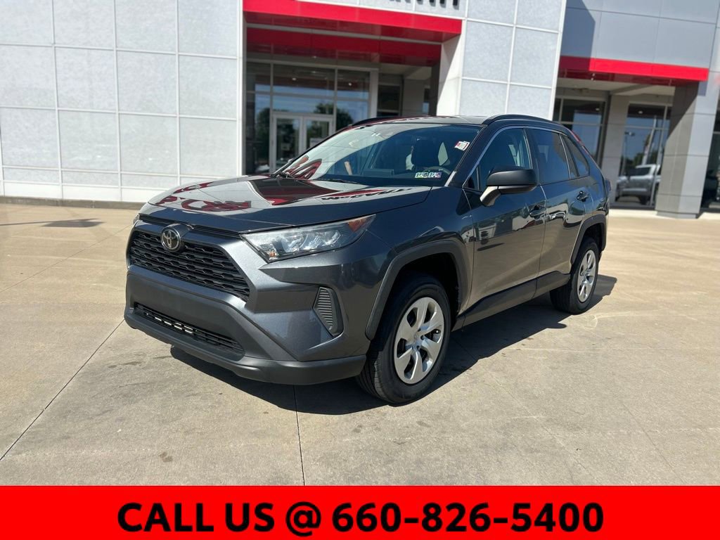 Used 2020 Toyota RAV4 LE FWD image 2