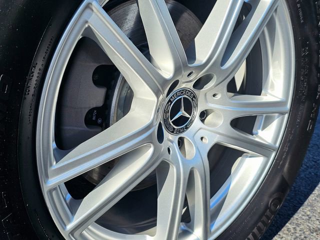 Certified 2025 Mercedes-Benz GLC 300 4MATIC image 7