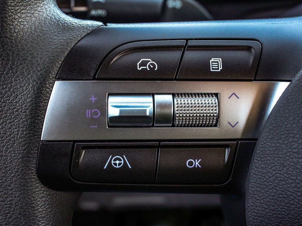 Used 2024 Hyundai Kona SE image 26