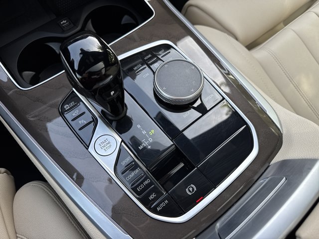 Used 2022 BMW X5 xDrive40i w/ Premium Package AWD/4WD image 4