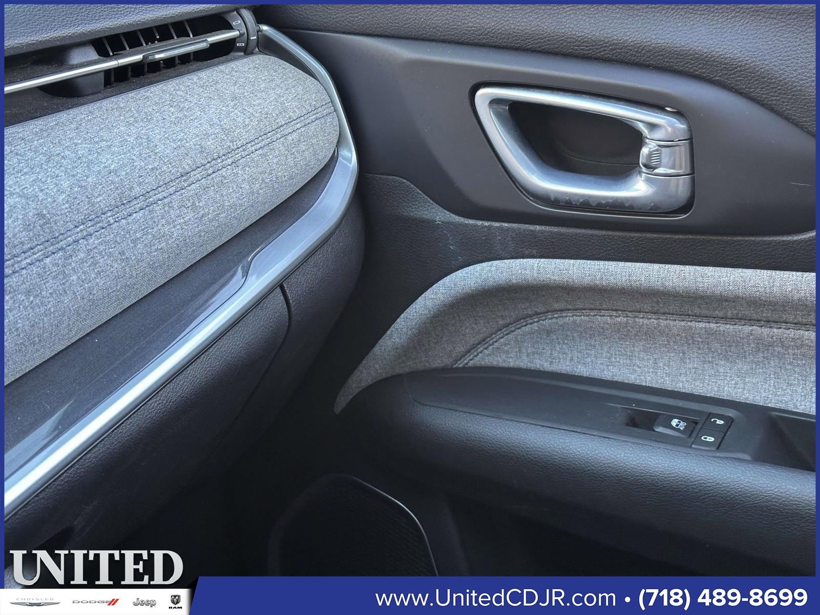 Used 2023 Jeep Compass Latitude w/ Sun and Sound Group image 27