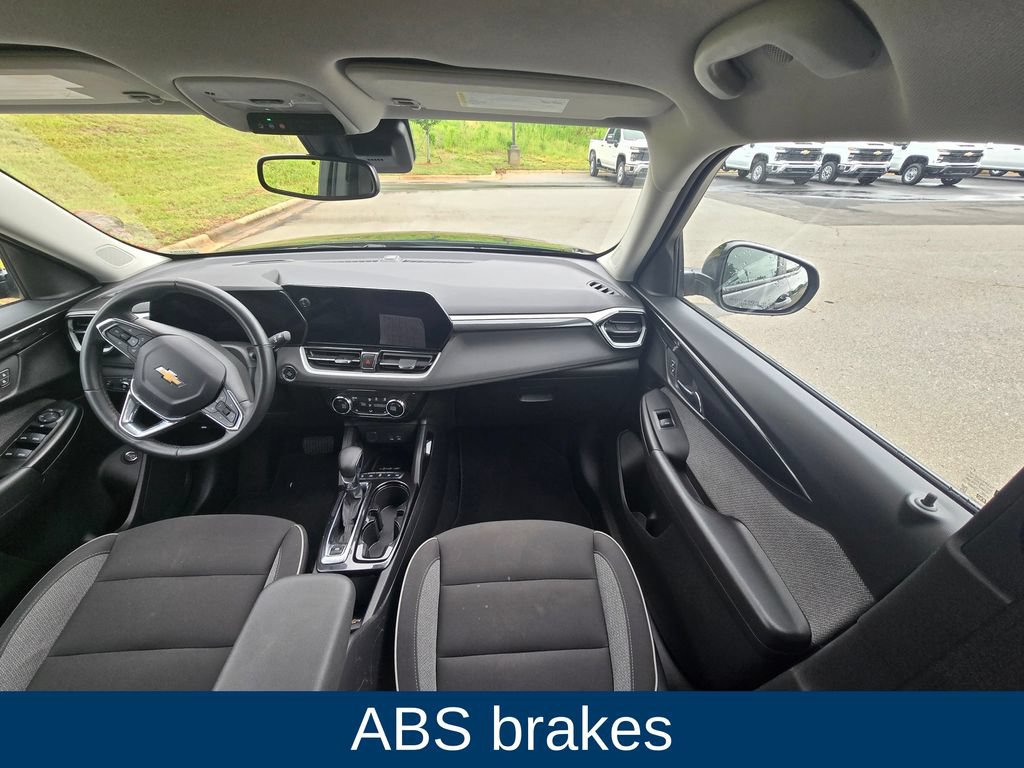 Used 2024 Chevrolet TrailBlazer LT w/ Convenience Package AWD/4WD image 17