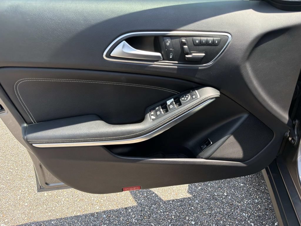 Used 2015 Mercedes-Benz GLA 250 4MATIC image 15