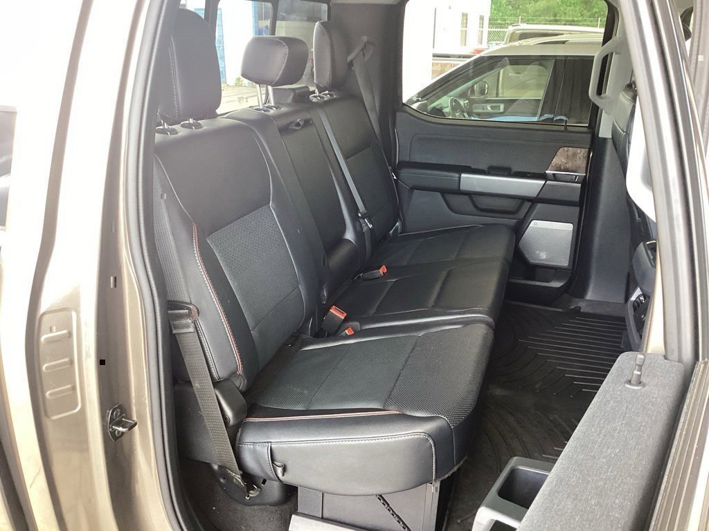 Used 2023 Ford F250 Lariat w/ Chrome Package image 32