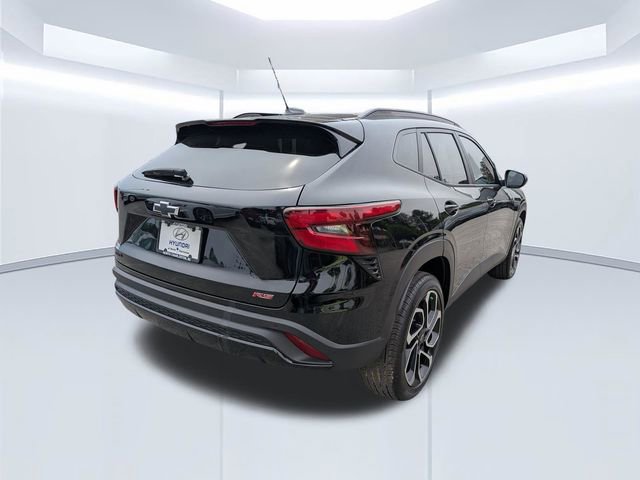 Used 2025 Chevrolet Trax RS w/ Driver Confidence Package image 4