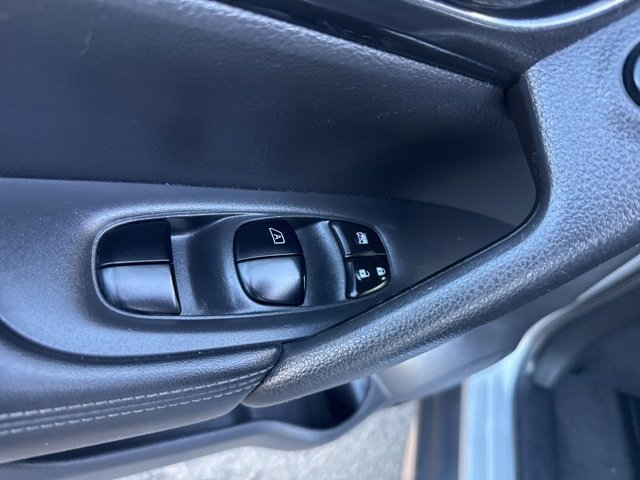 Used 2018 Nissan Rogue SV image 23