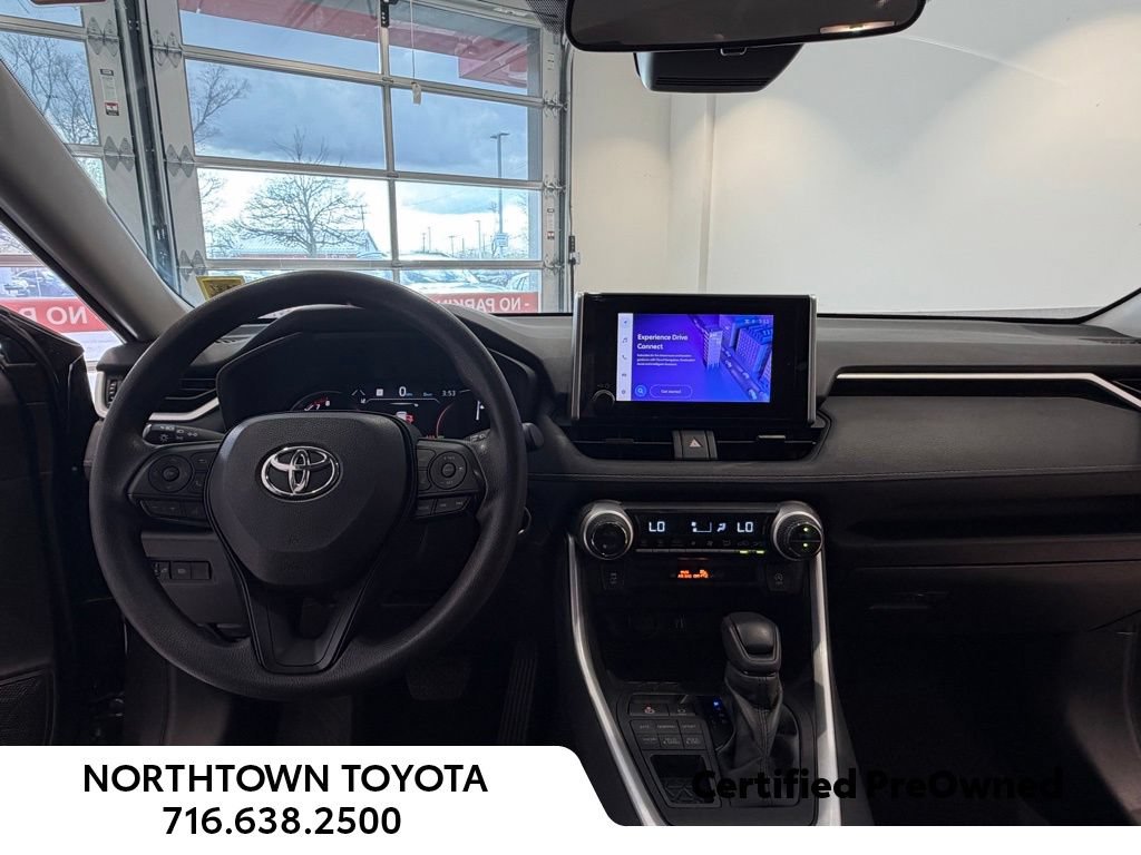 Used 2024 Toyota RAV4 XLE AWD/4WD image 7