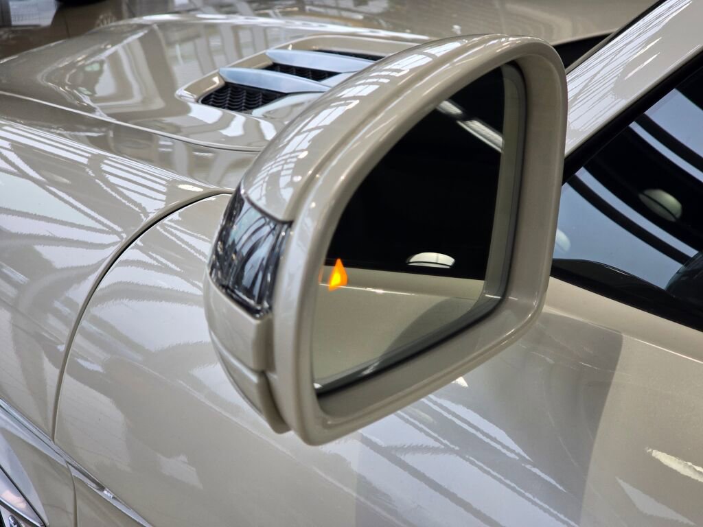 Used 2012 Mercedes-Benz SLS AMG Roadster image 35