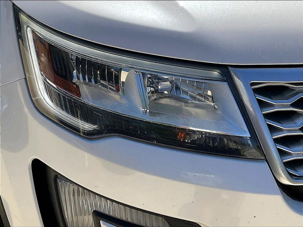 Used 2017 Ford Explorer Platinum AWD/4WD image 33