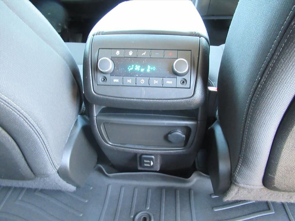 Used 2017 Chevrolet Traverse LT FWD image 15