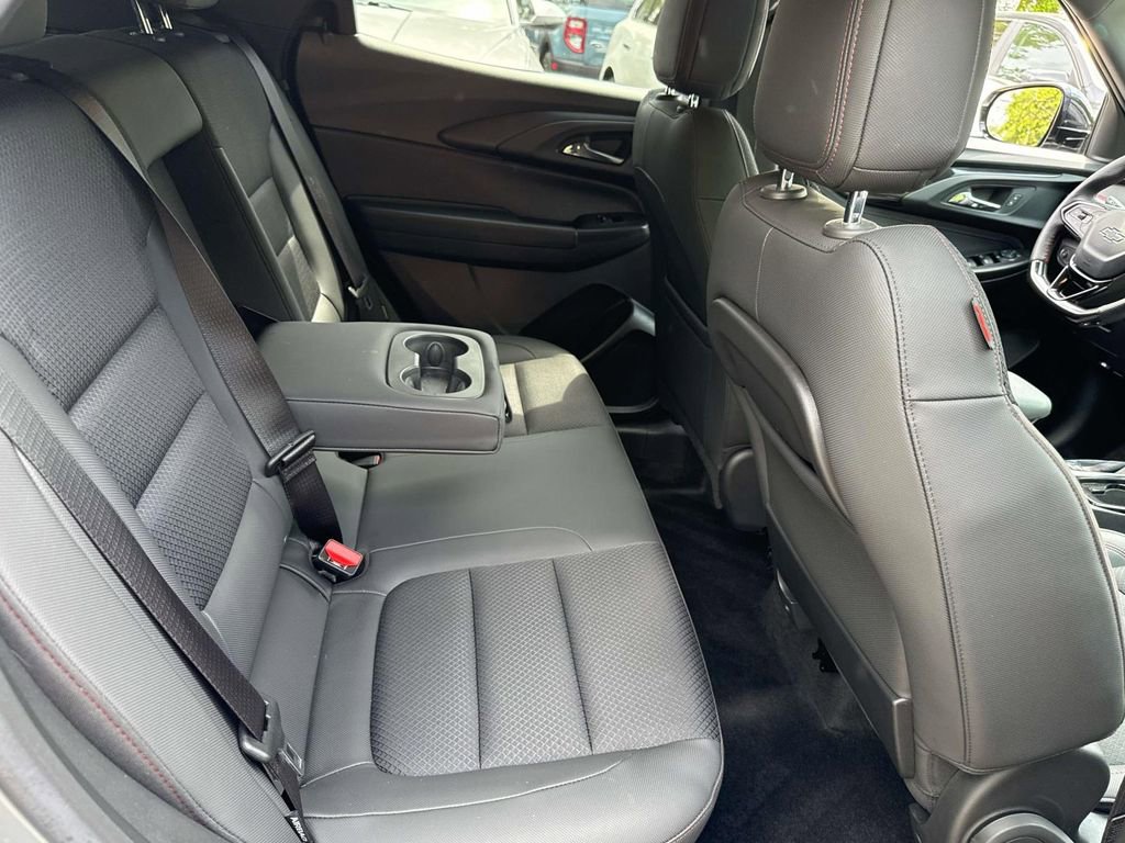 Used 2023 Chevrolet TrailBlazer RS FWD image 10
