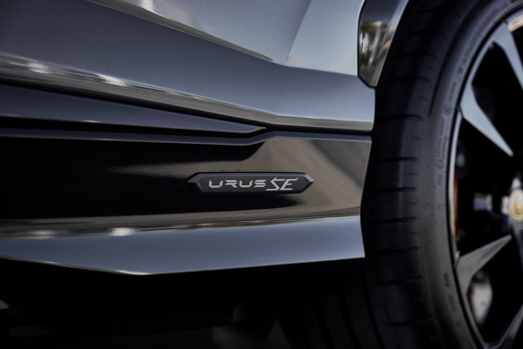 Used 2025 Lamborghini Urus SE image 9
