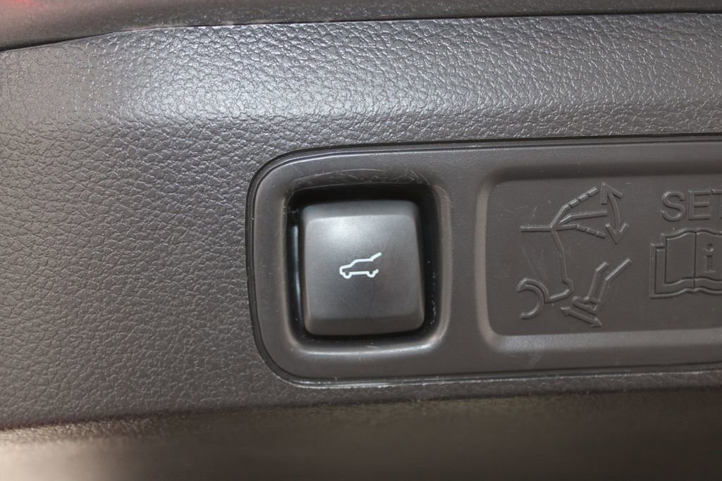 Used 2023 Ford Expedition Limited image 16