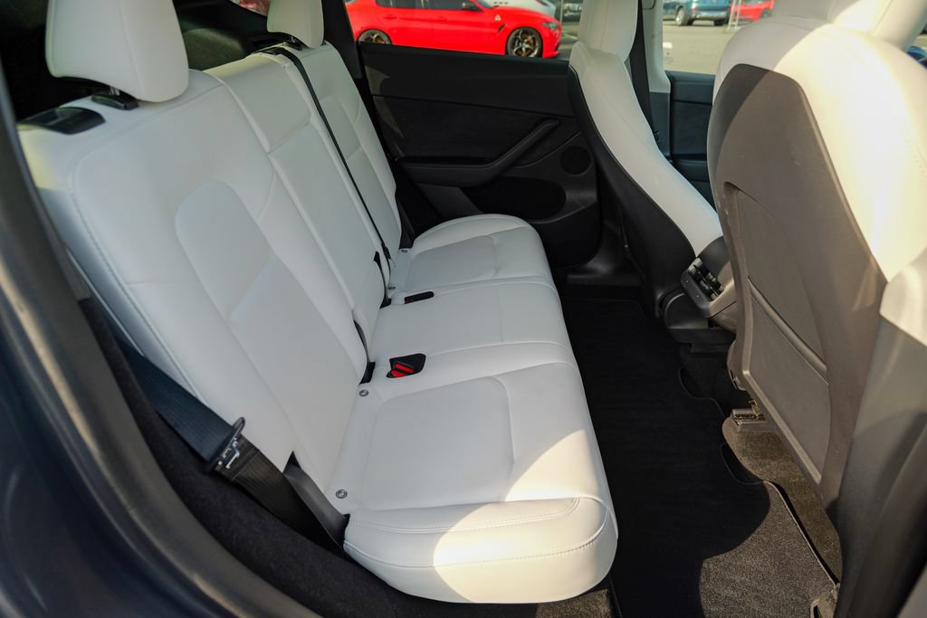 Used 2023 Tesla Model Y Long Range AWD/4WD image 31