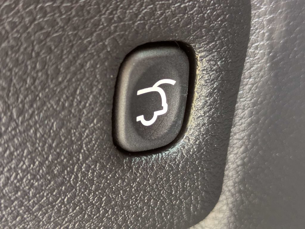 Used 2019 Jeep Grand Cherokee Altitude RWD image 13