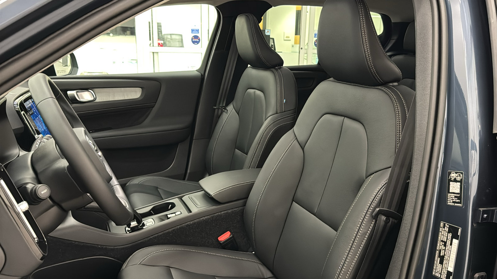 New 2026 Volvo XC40 B5 Core w/ Protection Package Premier AWD/4WD image 23