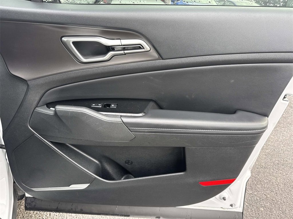 Used 2023 Kia Sportage EX image 28