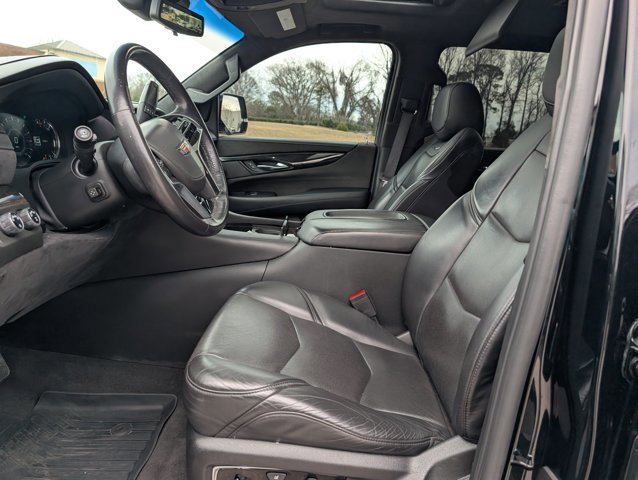 Used 2020 Cadillac Escalade Platinum image 17
